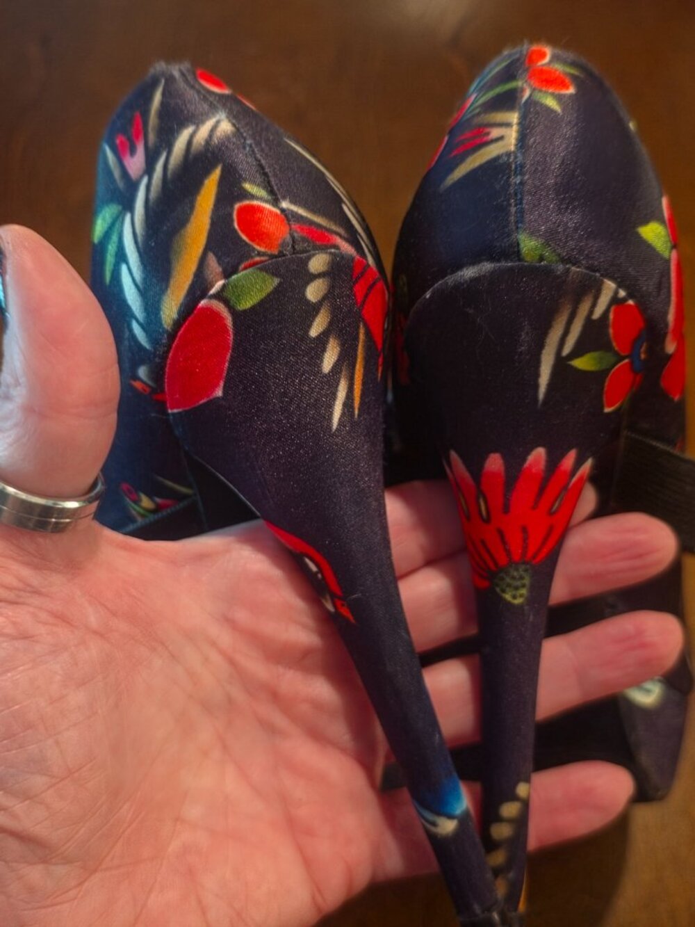 Iron Fist Floral Mary Jane Heels Mixed Prints Bow Strap Rare & Collectible Size - Picture 4 of 5